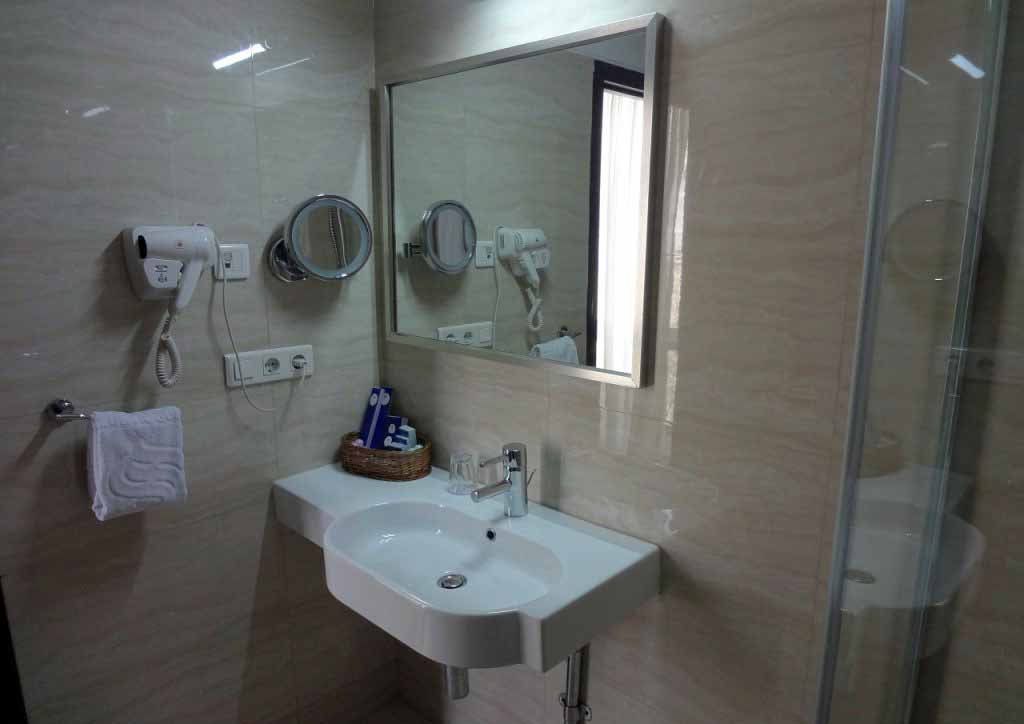 Tehran Simorgh Hotel ,Tehran hotels, iran hotels  ,4 star hotel in tehran