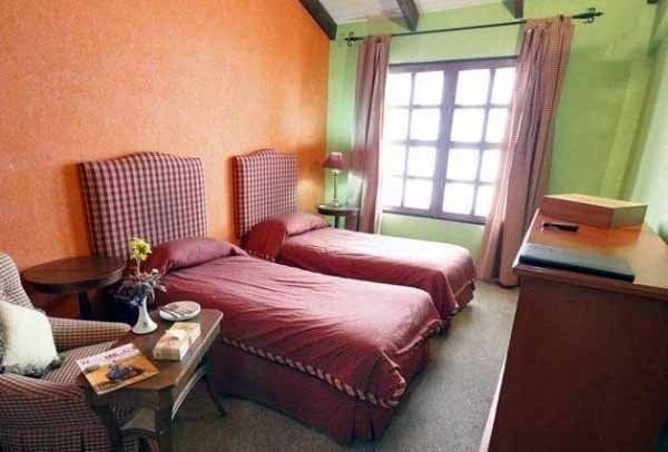 Two Beds Room ,Tehran Tochal Hotel ,Tehran hotels, iran hotels ,3 star hotel in tehran, tochal ski resort 