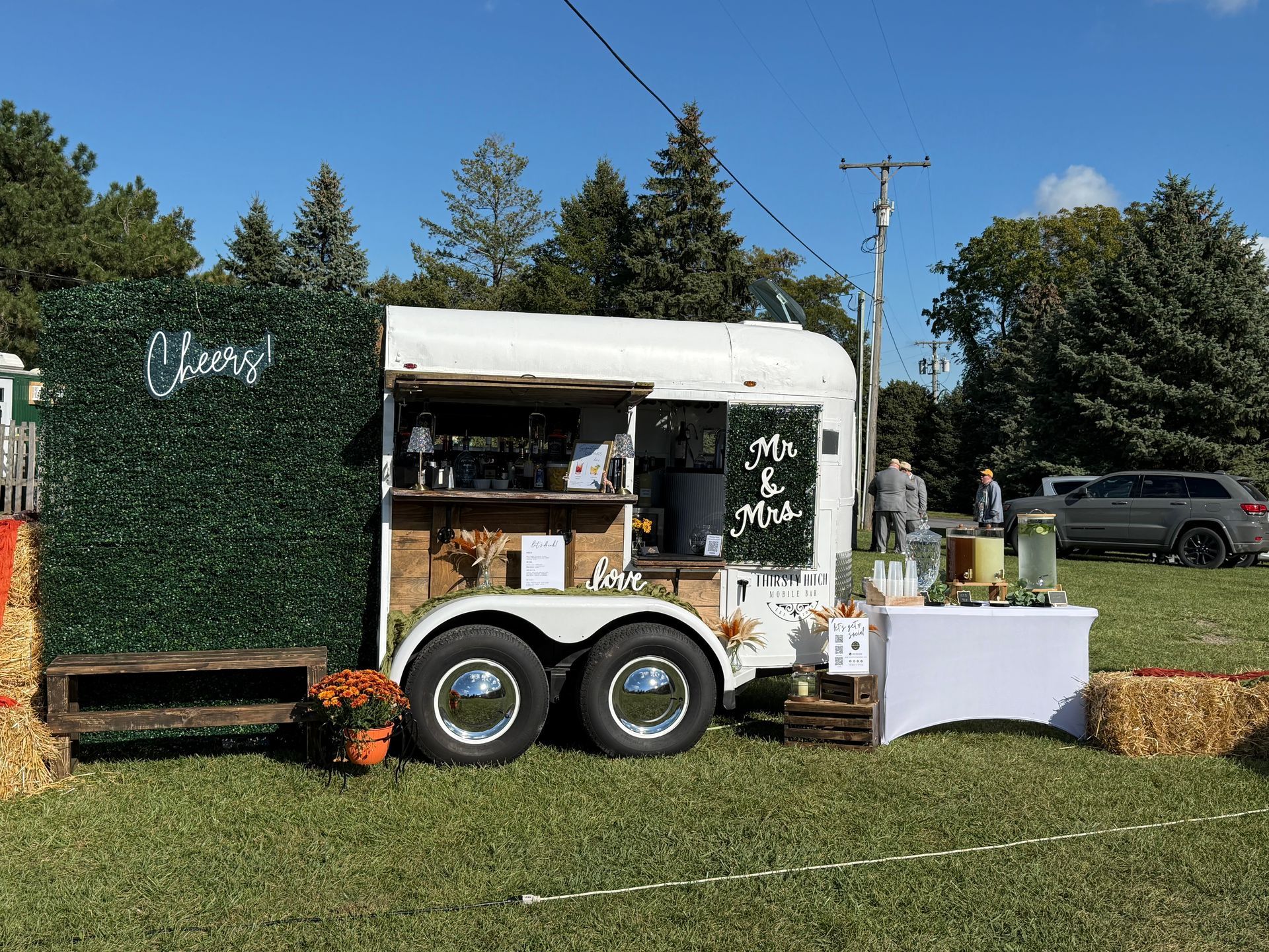 White bar trailer with