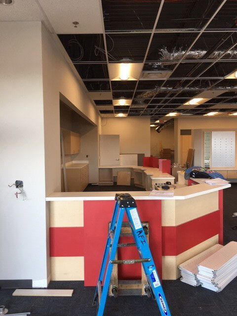 A blue ladder with the letter h on it