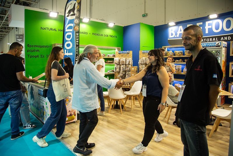 η BARFFOOD αποτελεί τη μοναδική καθετοποιημένη μονάδα παραγωγής στον κλάδο της, εξασφαλίζοντας τον πλήρη έλεγχο της παραγωγικής διαδικασίας από την αρχή έως το τέλος και εγγυώμενη την υψηλότερη ποιότητα σε κάθε στάδιο.