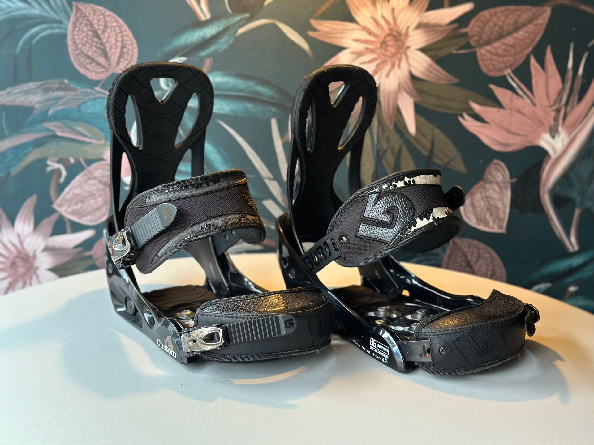 BURTON COSTUM