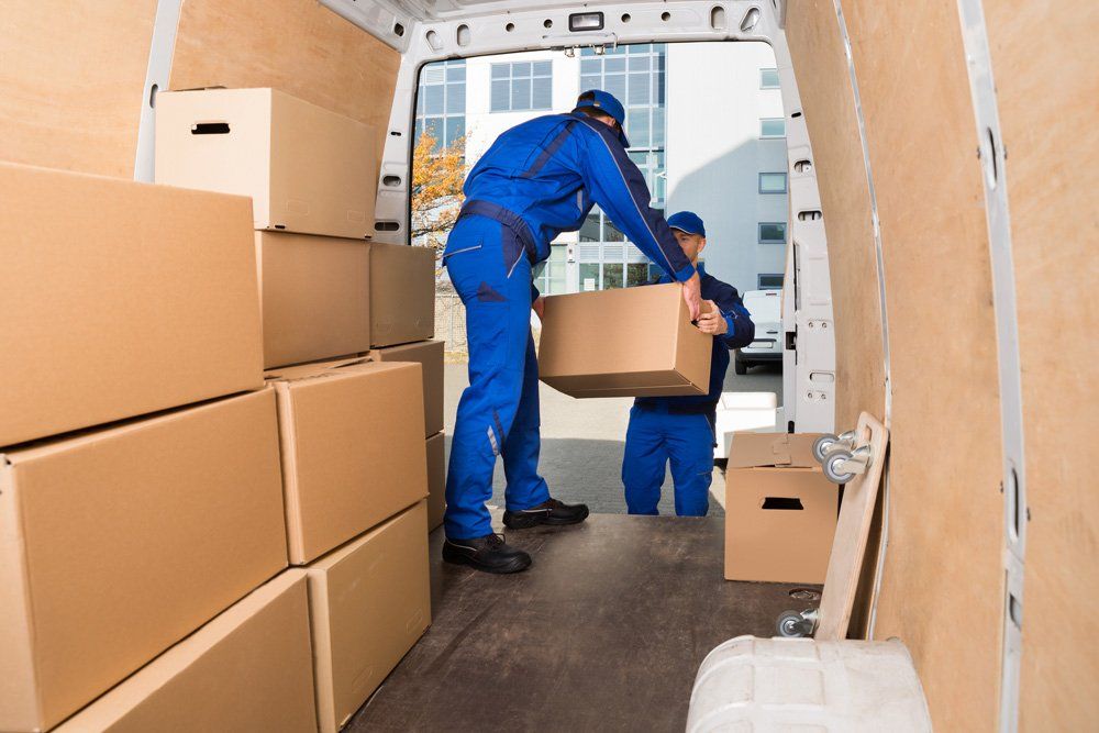 2 Worker Unloading the Boxes — Geelong, VIC — Zippy Removals & Storage