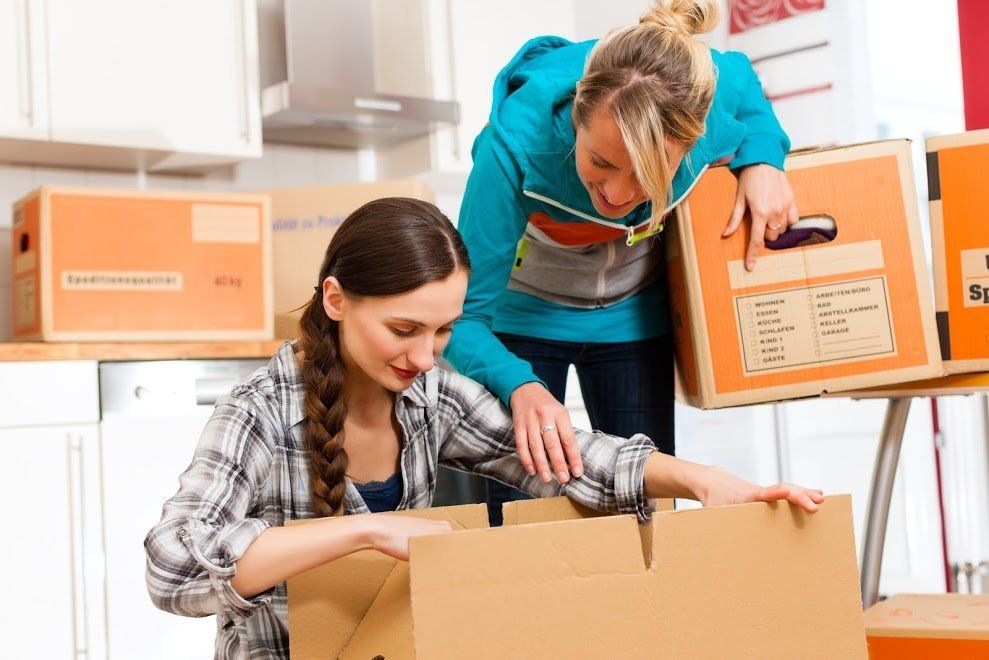 Pack Kitchen Things for Moving — Geelong, VIC — Zippy Removals & Storage