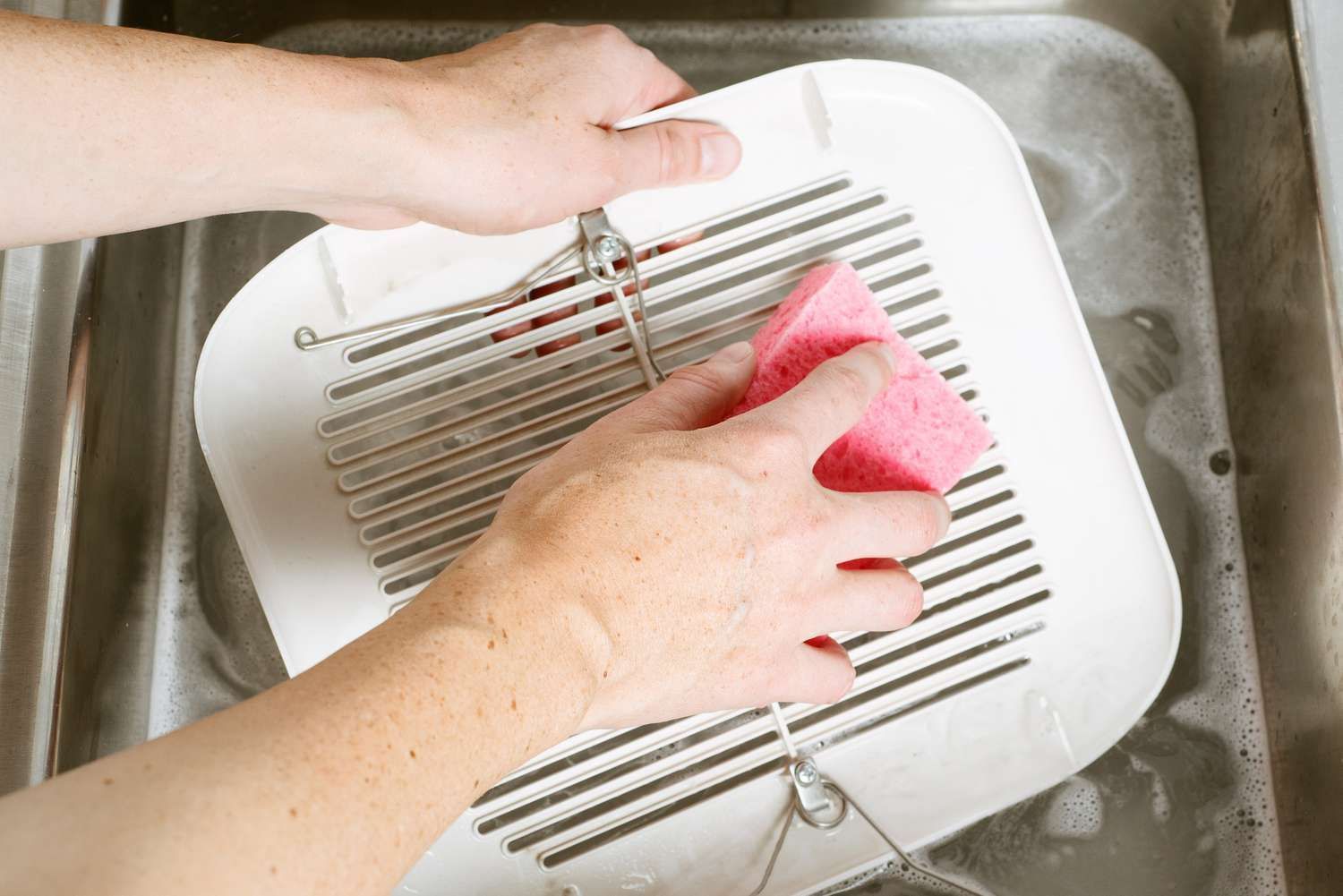 mastering-the-basics-how-to-remove-your-nutone-bathroom-fan-cover-with