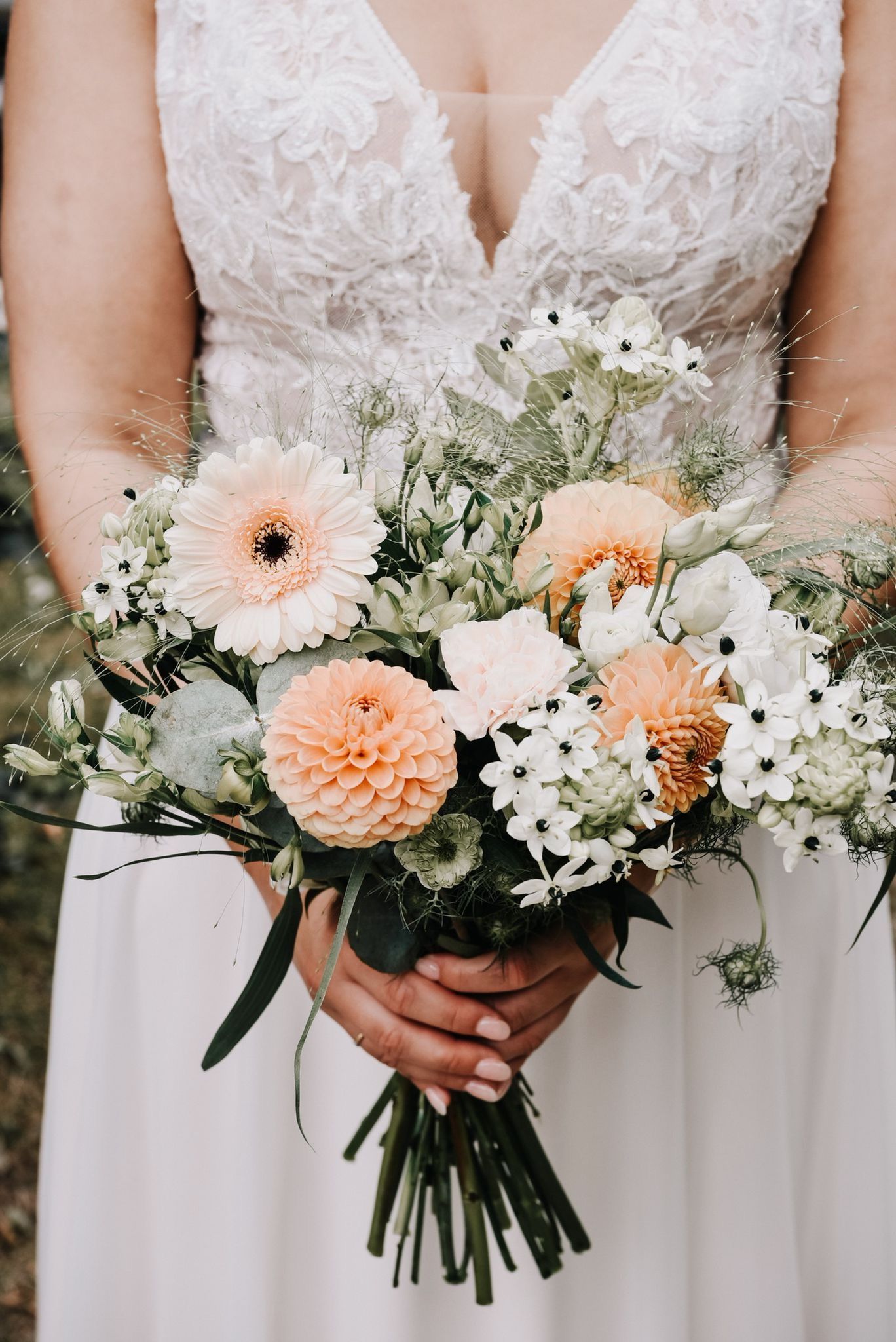 Prachtig bruidsboeket van Marlou & Bloemen 