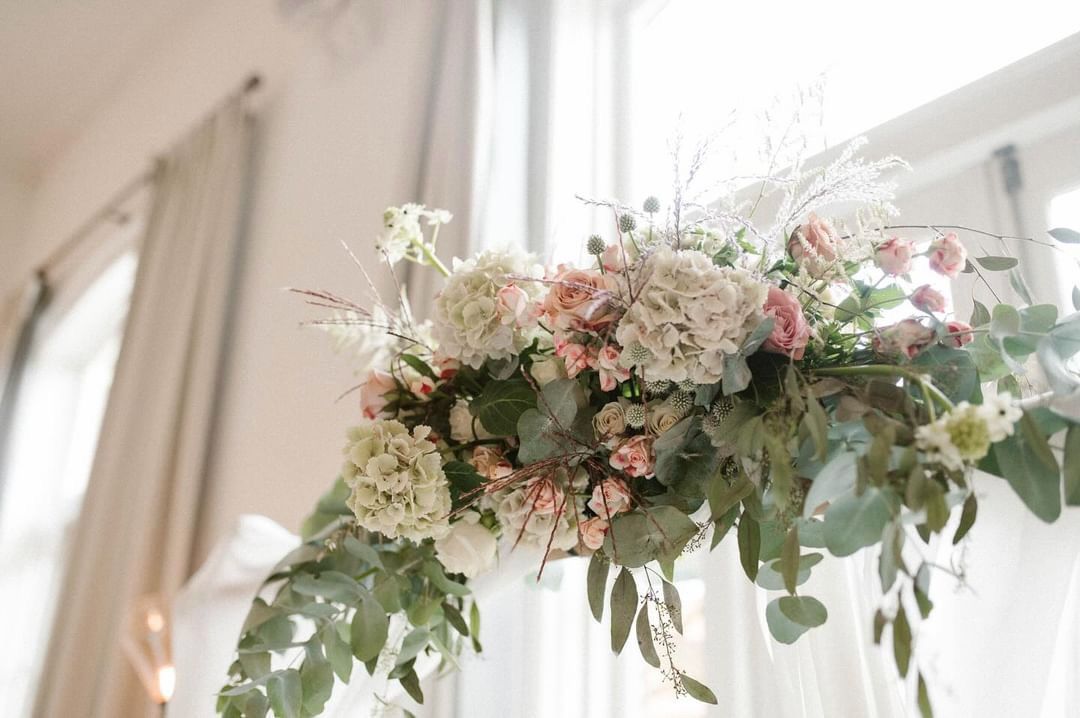 Prachtige bloemenstyling van Marlou & Bloemen 