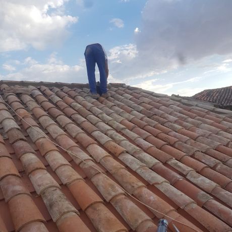 limpieza y mantenimiento de tejado en comunidad de vecinos de jaen