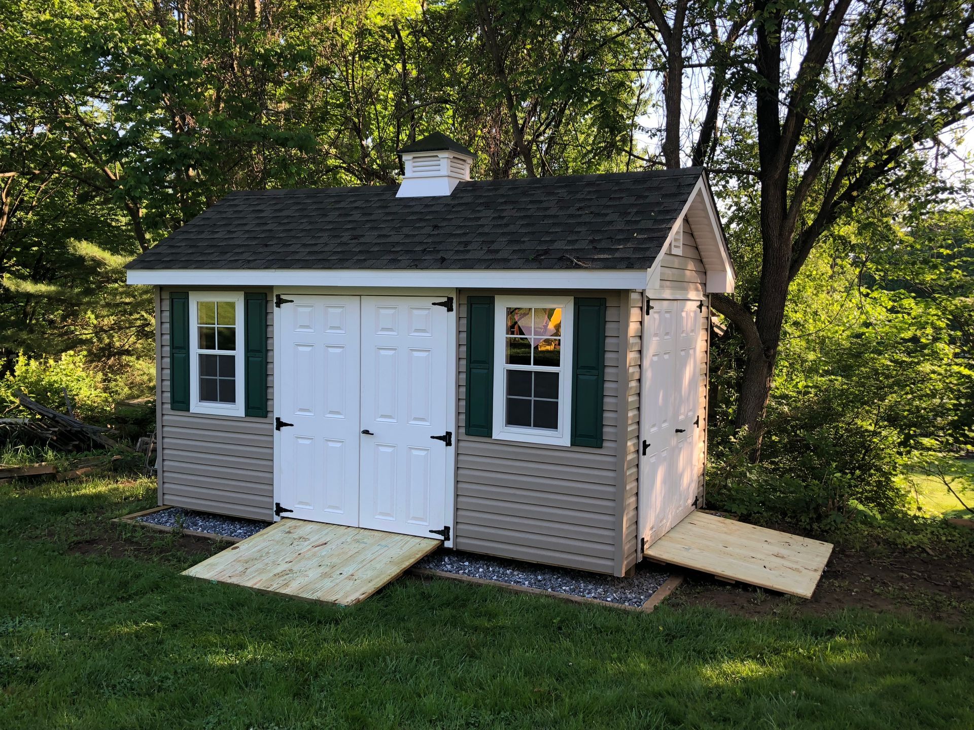 storage shed with easy access to belongings