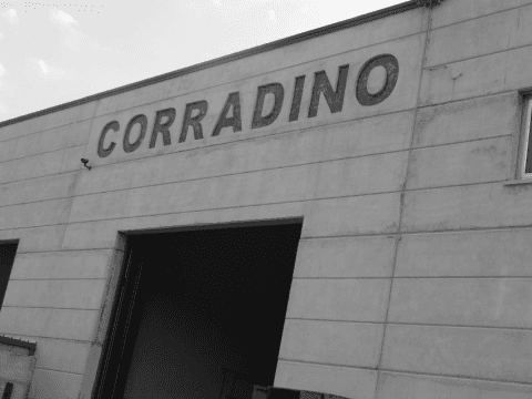 Agenzia che vende macchine moimento terra