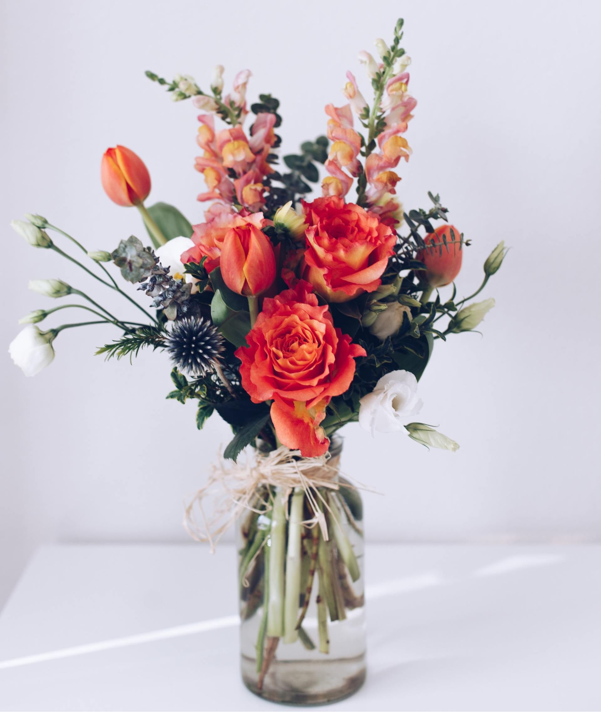 sending flowers-(flower vase)