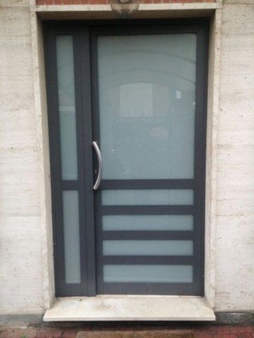 produzione porte con vetro