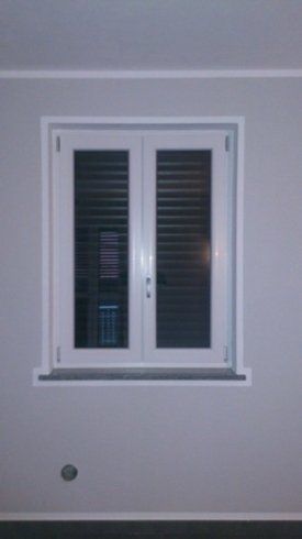 serramenti in legno bianco per finestre