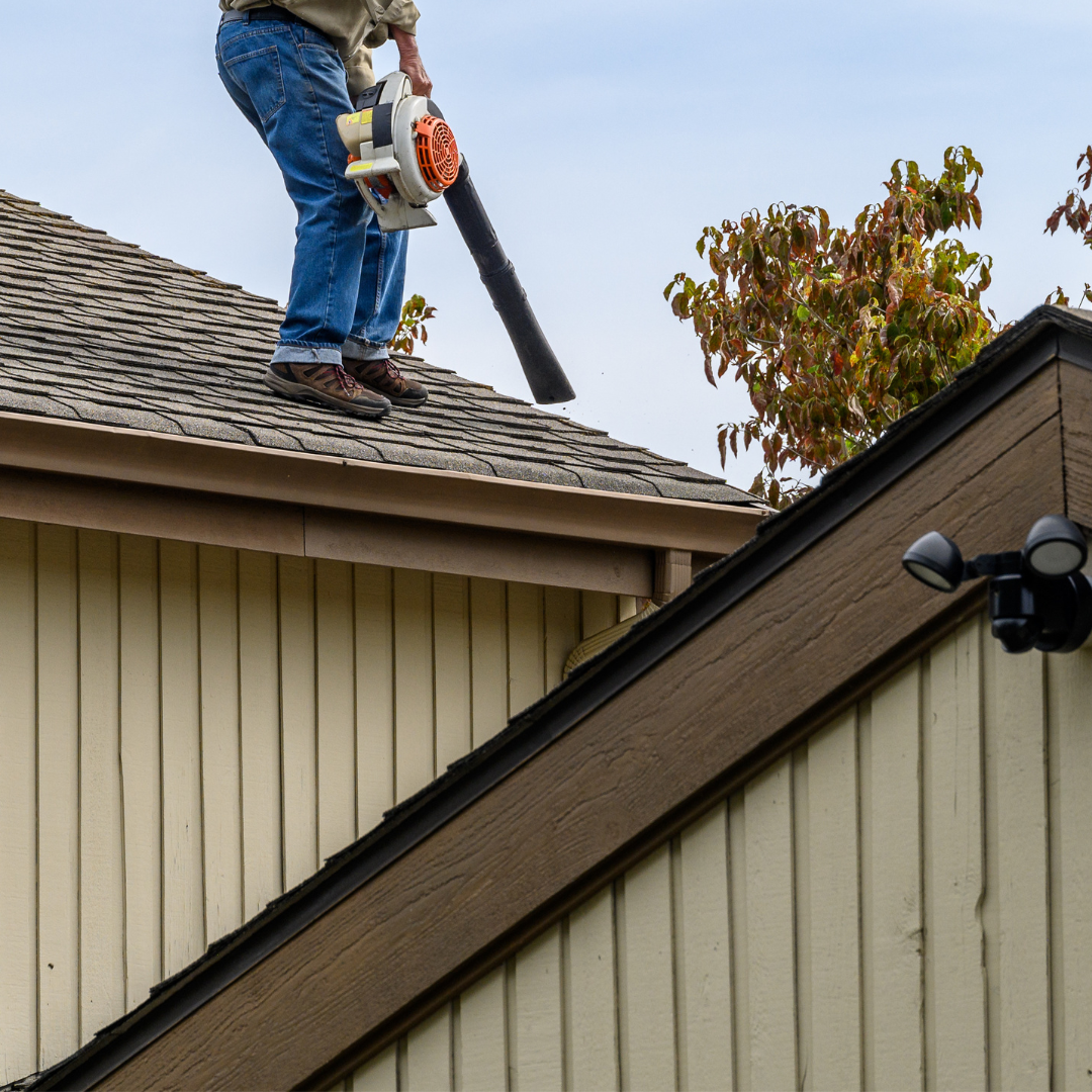 blowing-gutter-clean