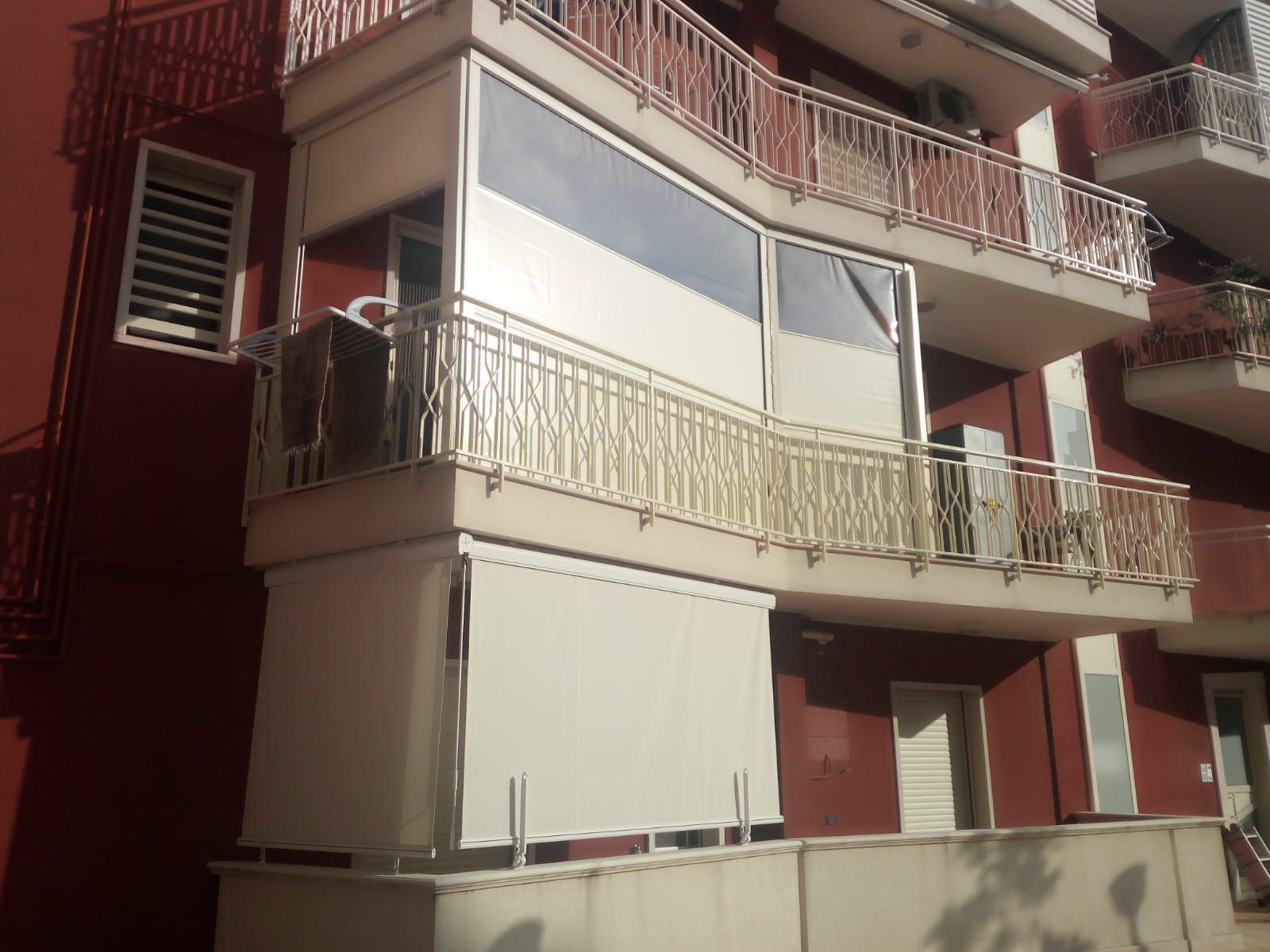 Struttura esterna su balcone