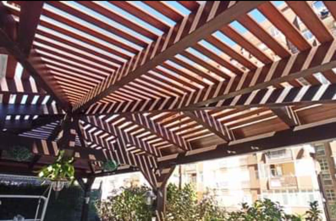 Struttura in legno per la protezione solare