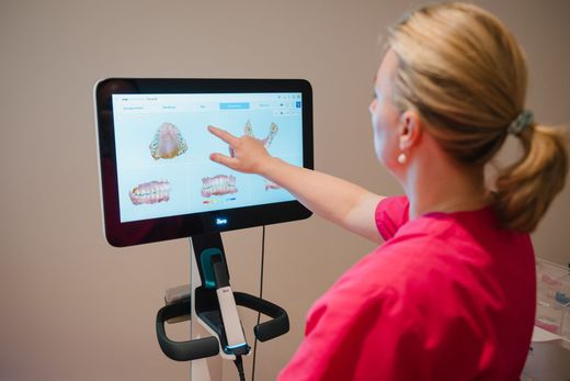 Dr. Frederike Arnold-Brüning – Ganzheitliche Zahnmedizin für Kinder und Familien in Berlin