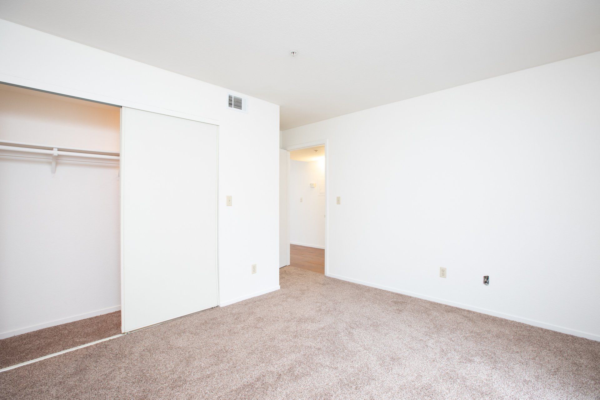 Apartment Features And Amenities In Napa California   CFVMS14793 2304w 