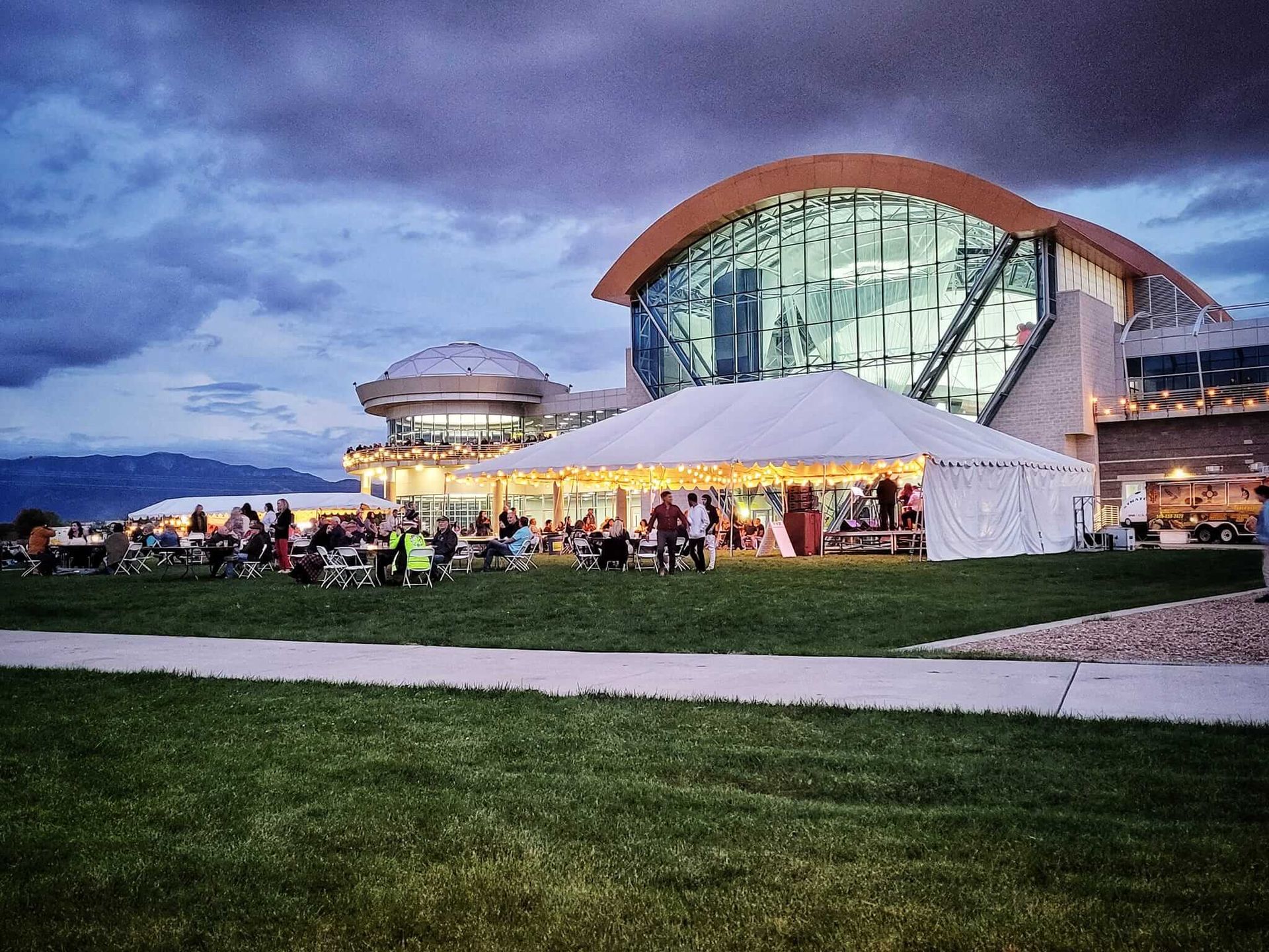 top rated large event tent rental company open now in Albuquerque New Mexico