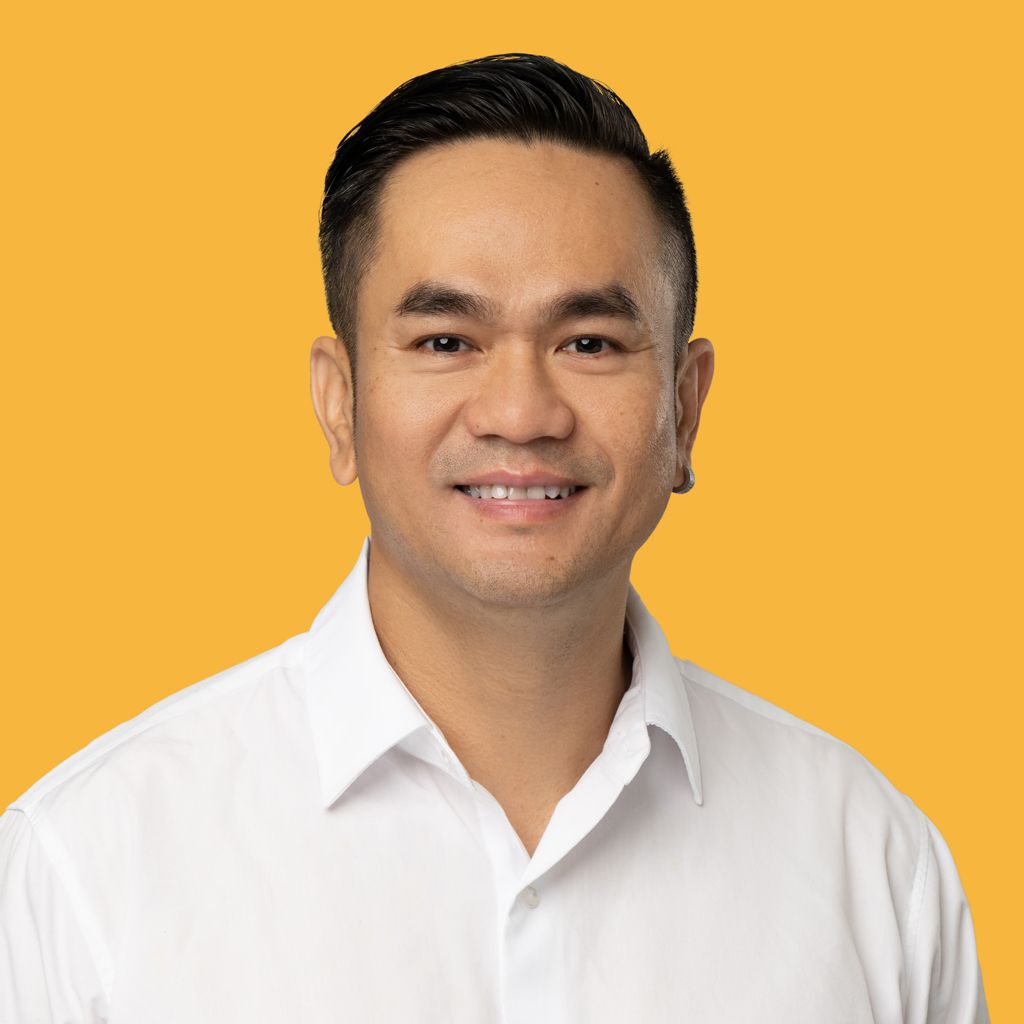 Garden Grove Portrait Photographer, Nang Tran, Art of Portraits - Garden Grove Headshots & Portraits