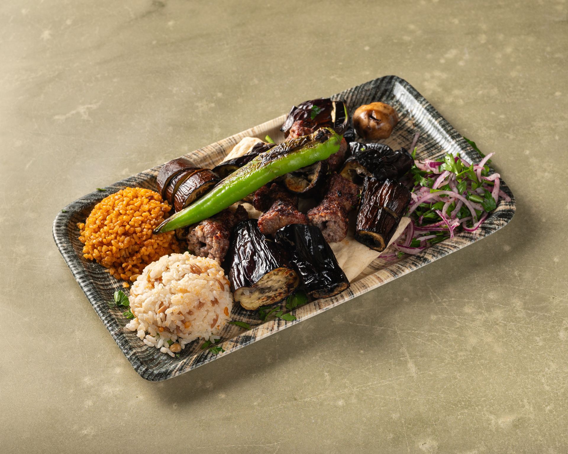 Patlican Kebabi – Auberginen-Kebab, gefüllt und vom Grill.