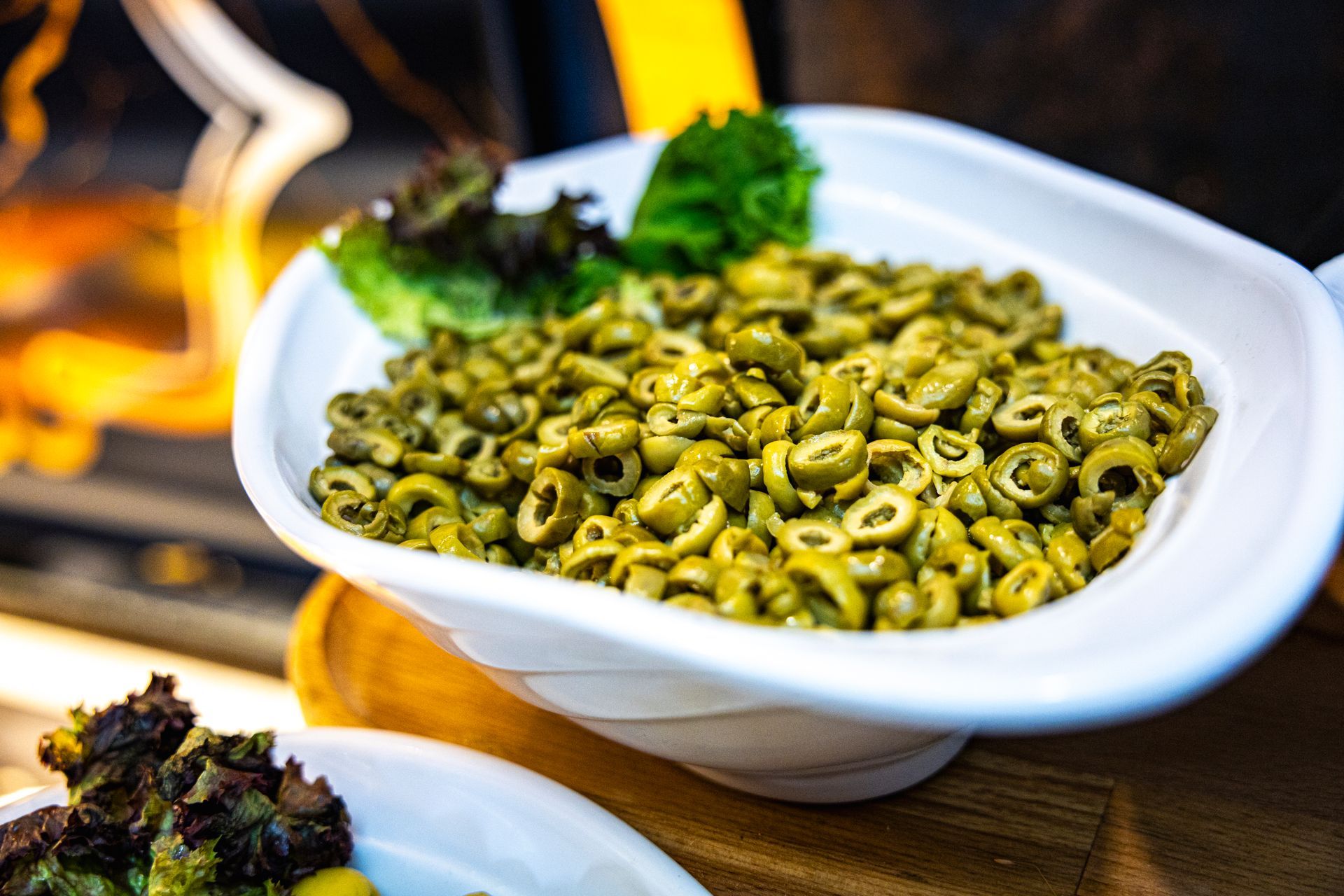 Manti – Türkische Teigtaschen mit Hackfleischfüllung und Joghurtsoße.
