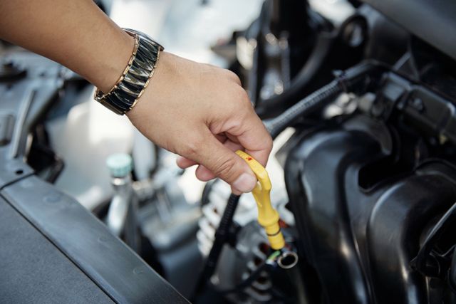 Tukar Minyak Hitam Setiap 10 000km Atau Bila Perlu Sahaja