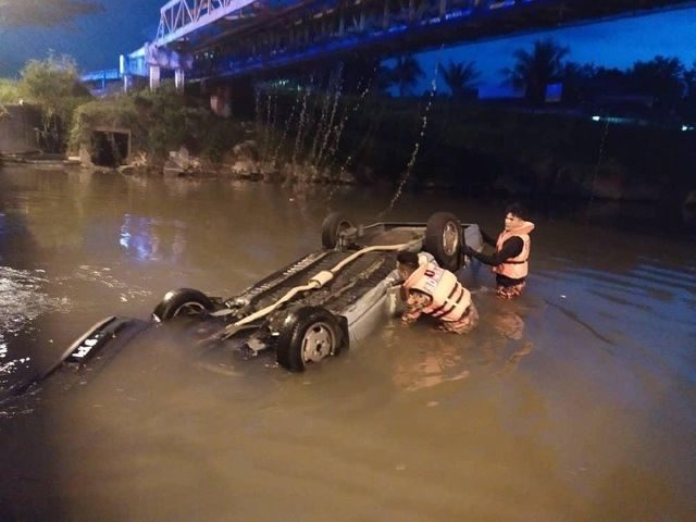 Jangan Parking Kereta Di Kawasan Ini, Kalau Taknak Kereta Hanyut!