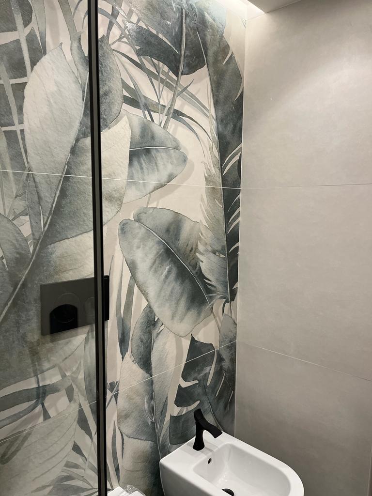 Bagno ristrutturato a Roma Eur con finiture di pregio