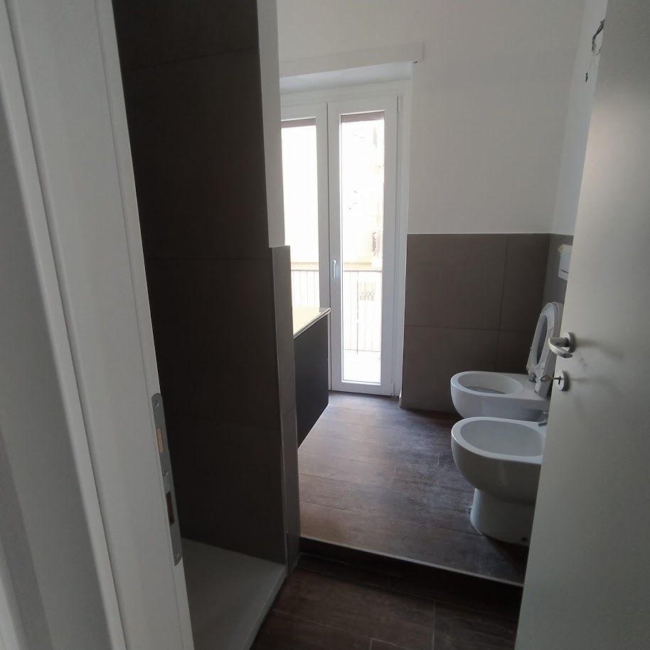 Dettaglio bagno moderno ristrutturazione appartamento Roma