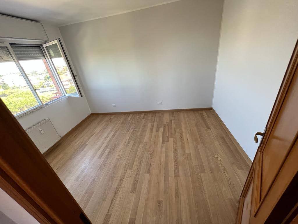 Pavimento in legno classico ristrutturazione appartamento Roma