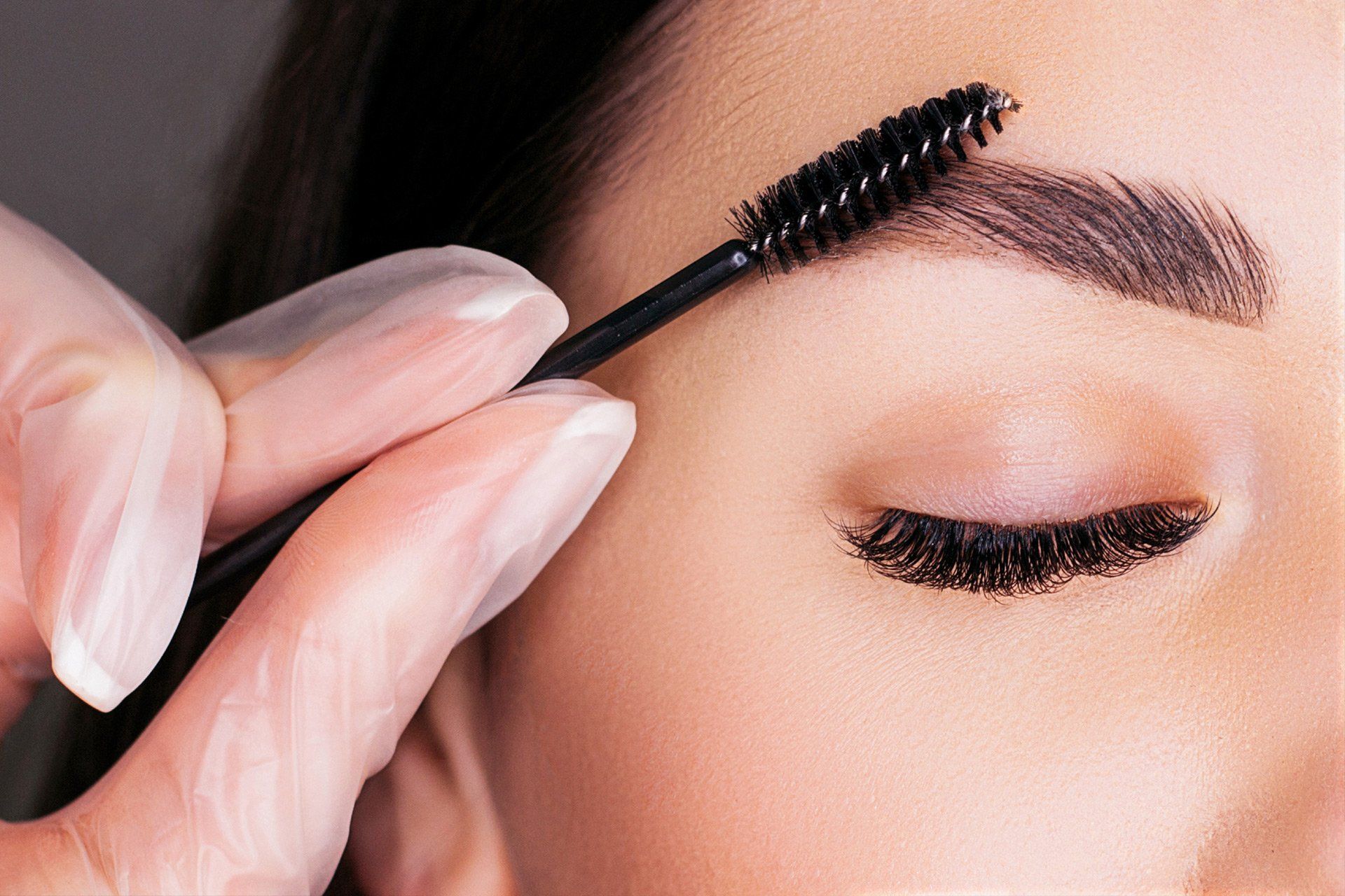 laminazione di ciglia e sopracciglia