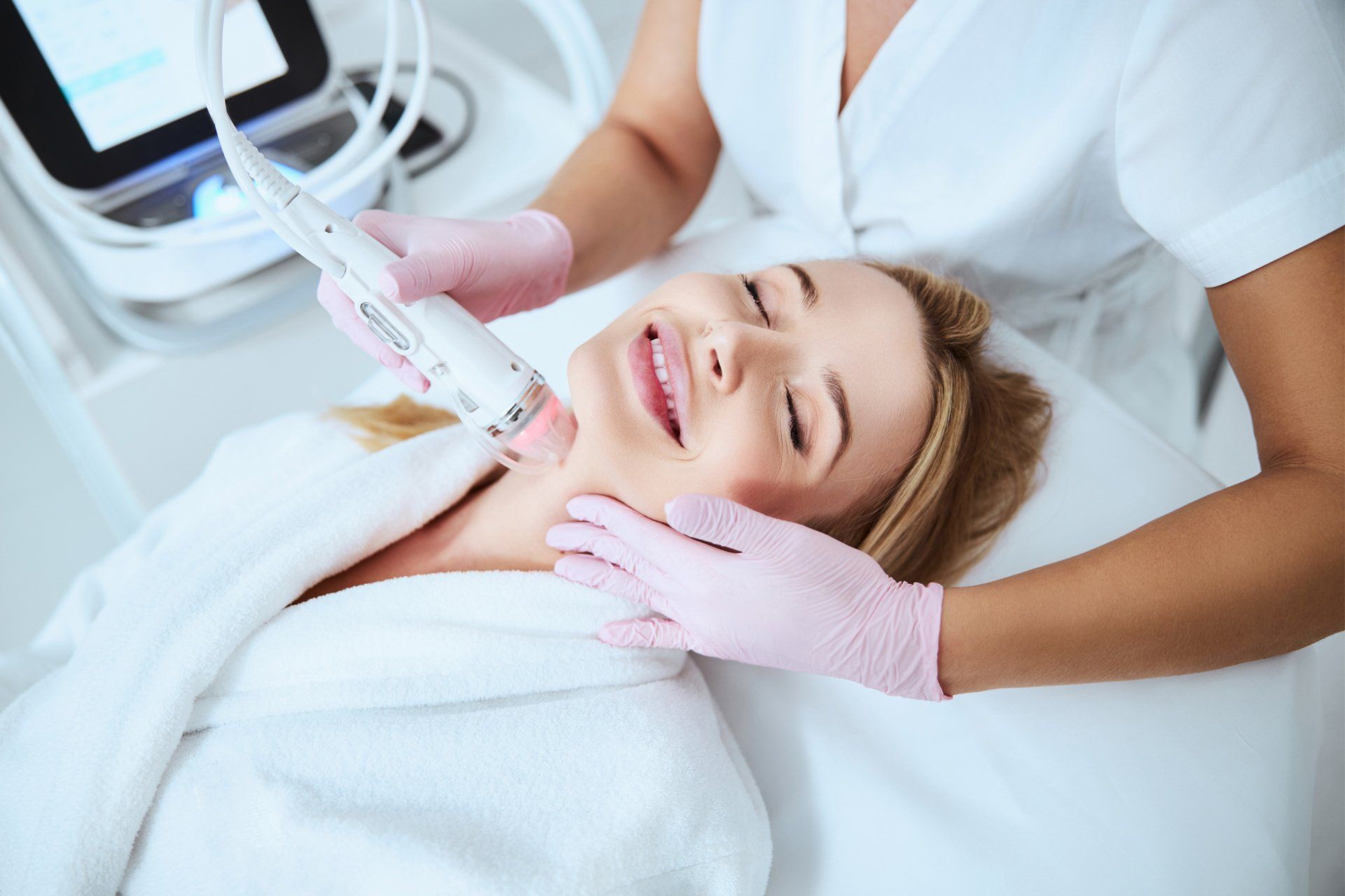 cura del viso con tecnologie all'avanguardia