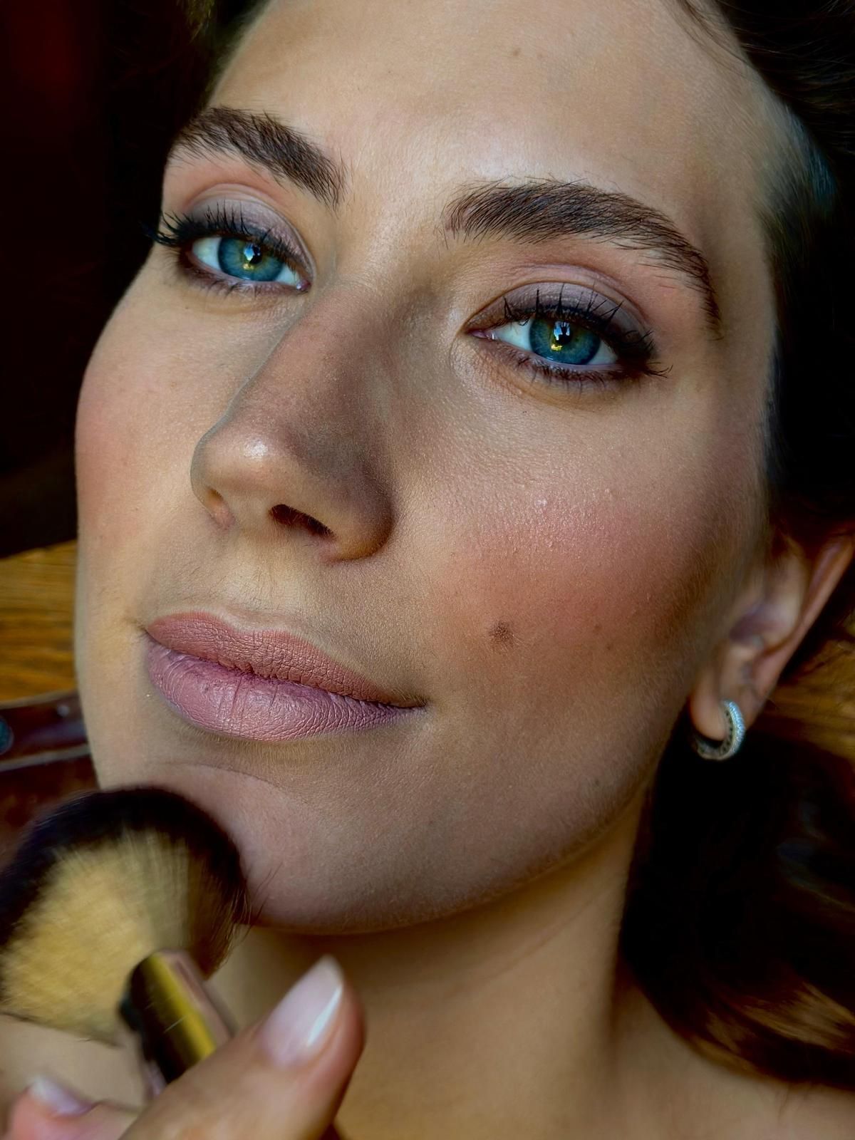 prova trucco su una sposa