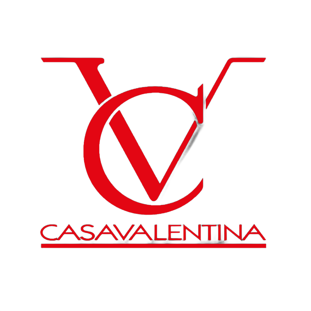 Logo "CV" rosso sopra la scritta "CASAVALENTINA", il tutto in rosso su sfondo bianco.