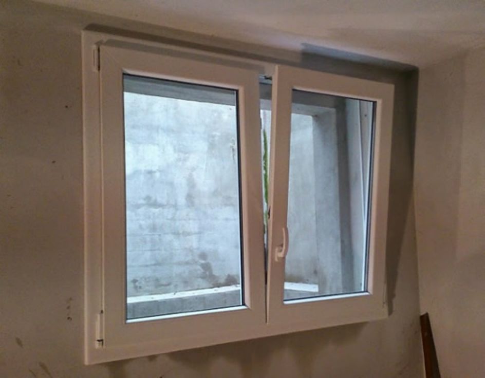 finestra con apertura basculante