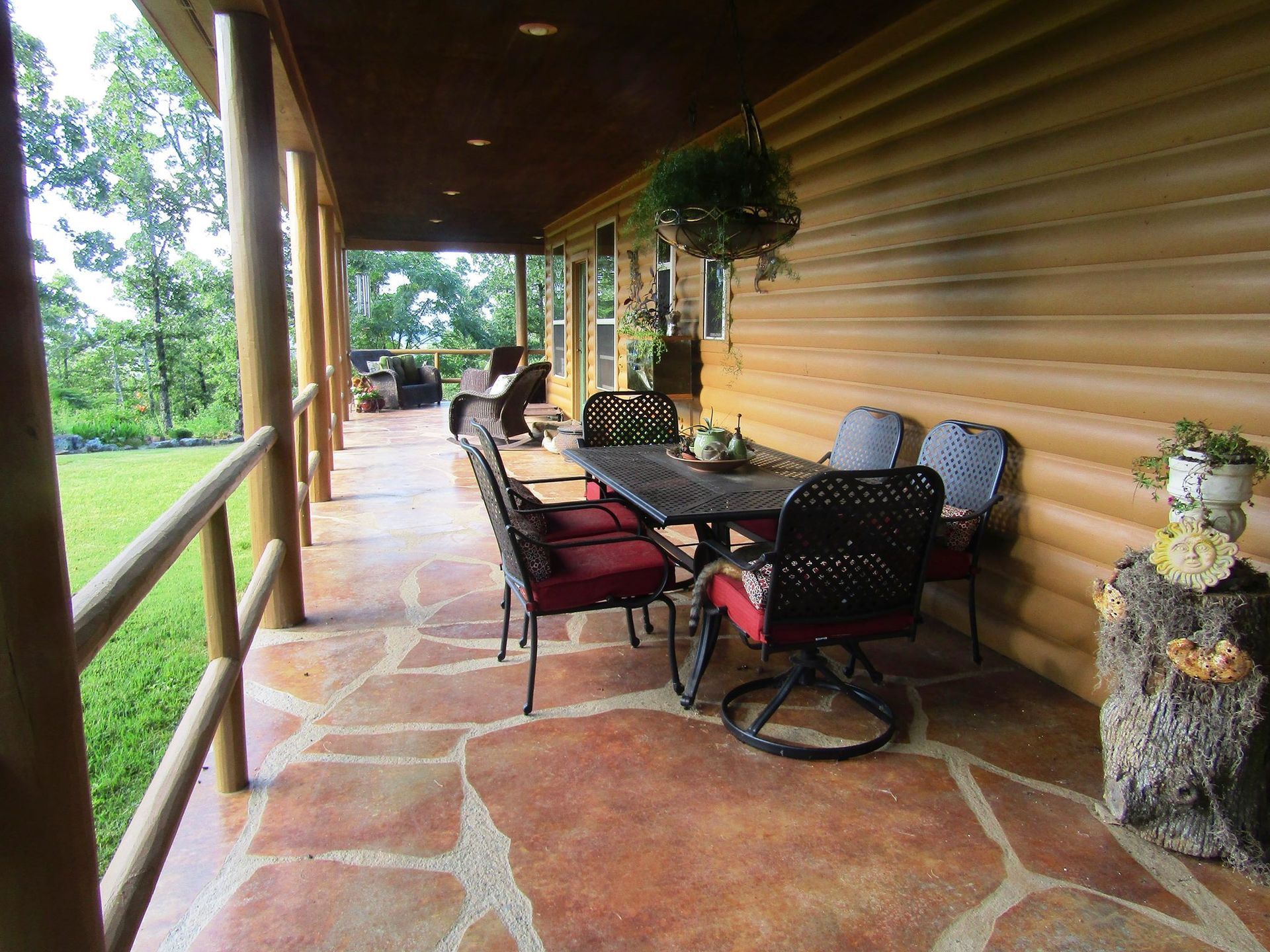 A balcony room - North Little Rock, AR - Starlight Ridge Woodland Retreat