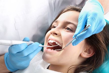  DENTAL GRANDES SONRISAS  - Especialista en odontopediatría