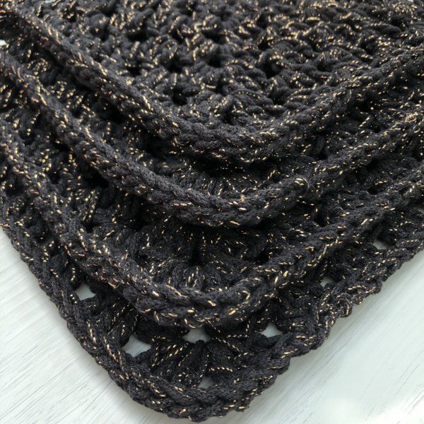 Crochet Tablewear - Sparkly placemats for that special meal.