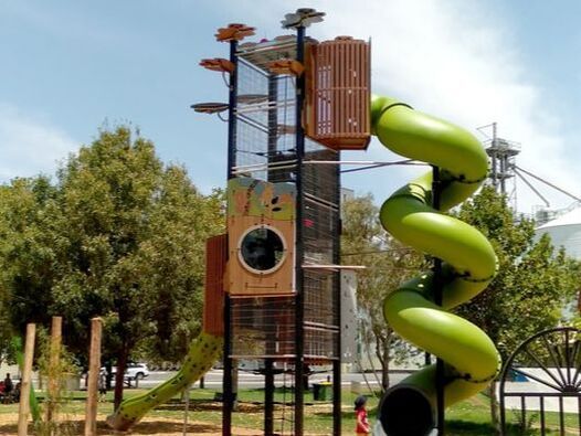 Thomson Hay Landscape Architecture Project - Swan Hill Riverside Adventure Playground