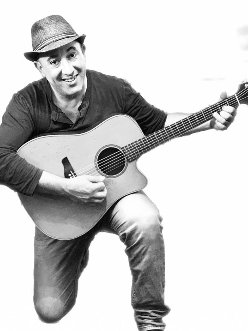 בין השירים-שירים וסיפורים