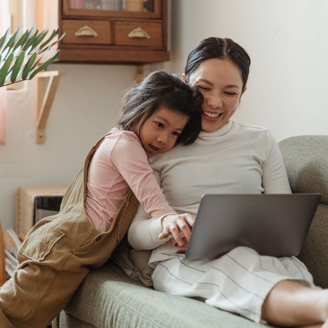 mom with kid