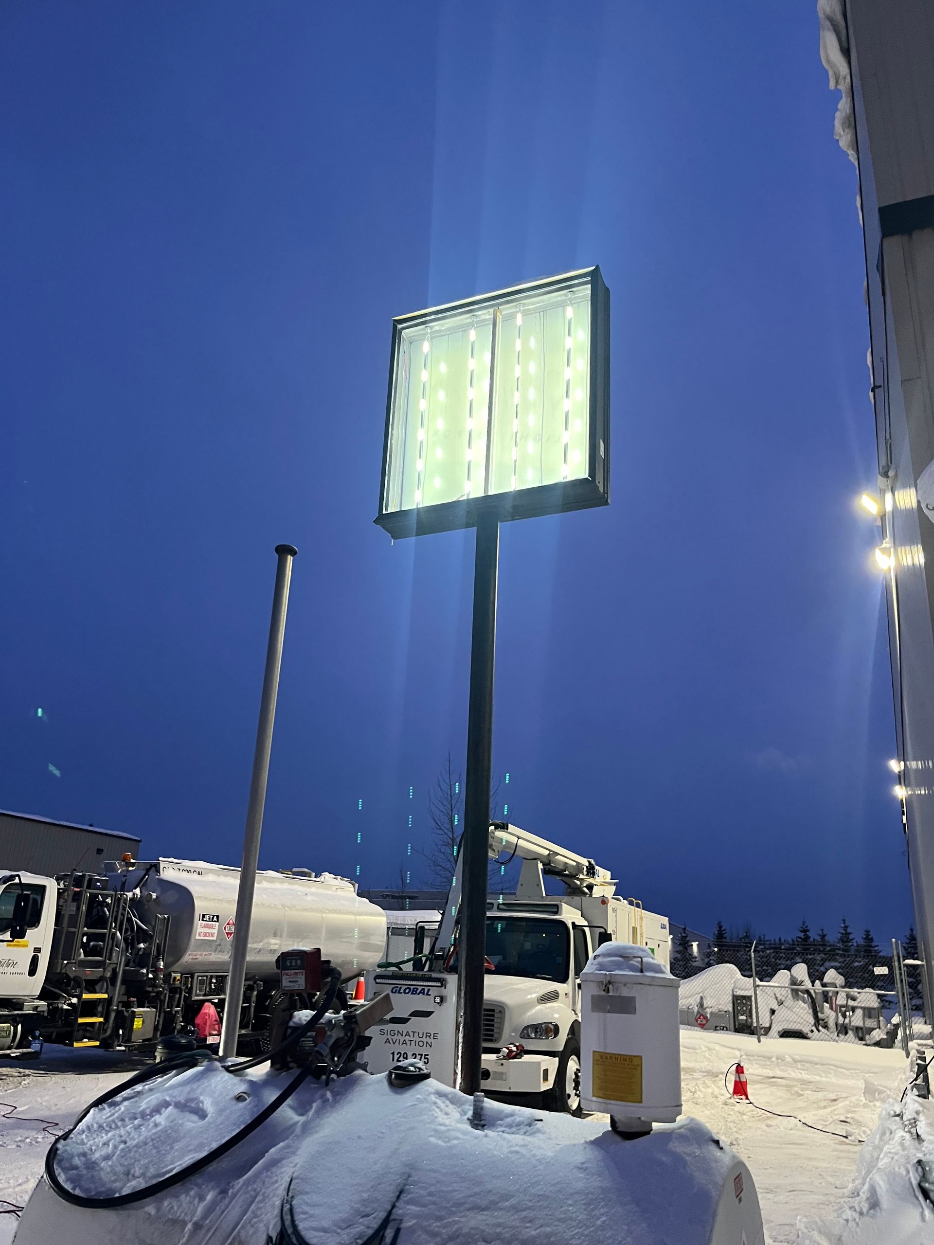 Universal Sign & Lighting, LLC