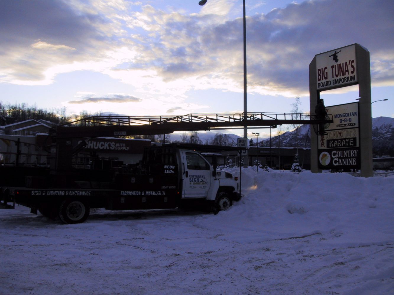 Universal Sign & Lighting crane truck