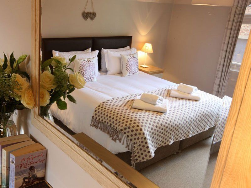 Luxury holiday farmhouse for groups York, Clock Farm Holidays