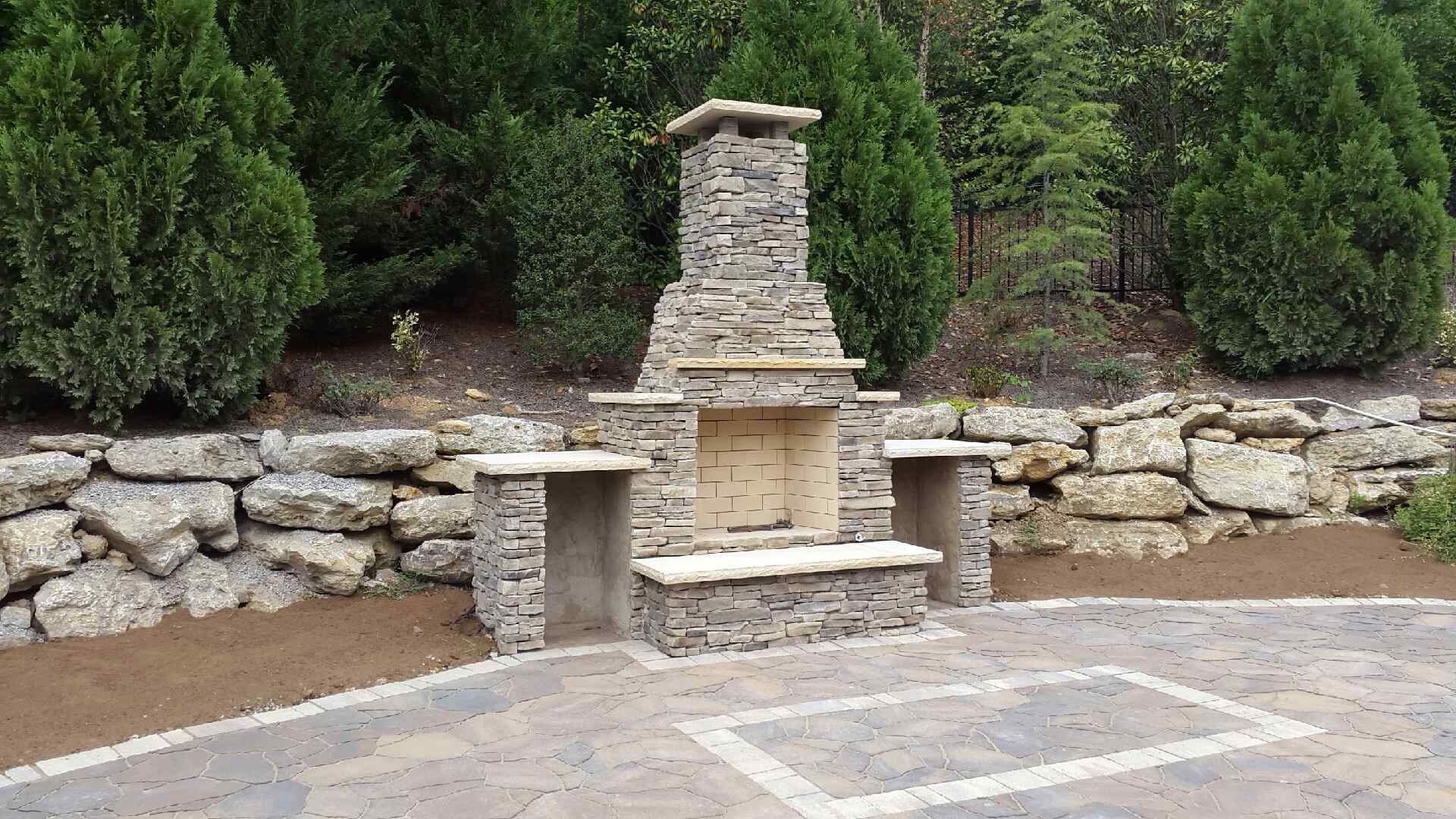 Outdoor Fireplace with Cover