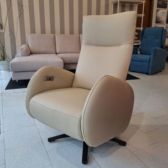 poltrona relax reclinabile con batteria al litio da tronu arredamenti a cagliari