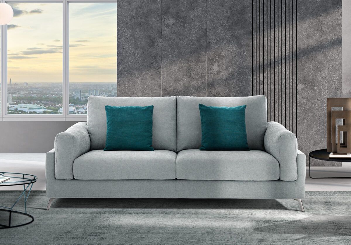 divano morbido tre posti con imbottiture in piuma da tronu arredamenti a cagliari