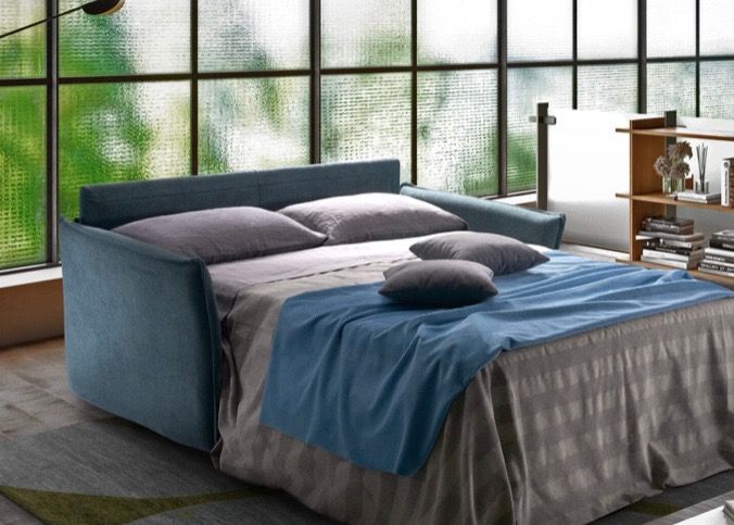 divano letto azzurro con materasso e rete elettrosaldata da tronu arredamenti a cagliari
