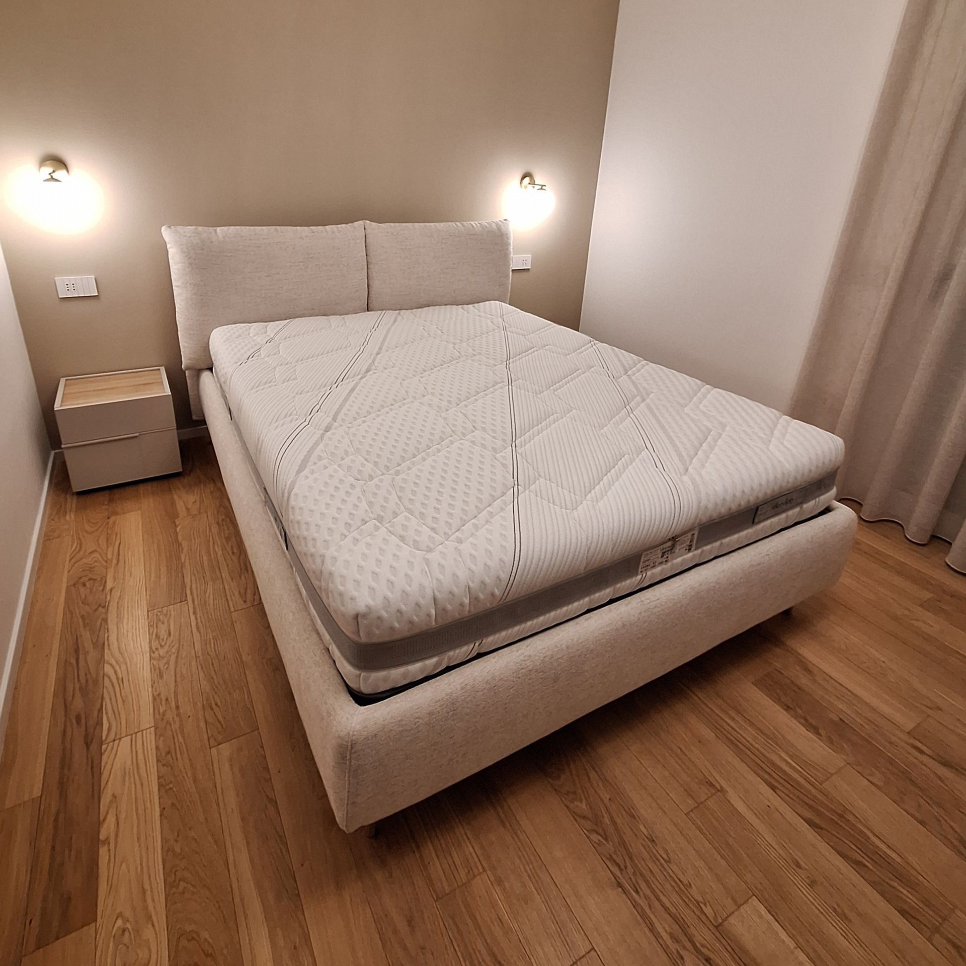 letto con contenitore e materasso in memory da tronu arredamenti dal 1970 a cagliari